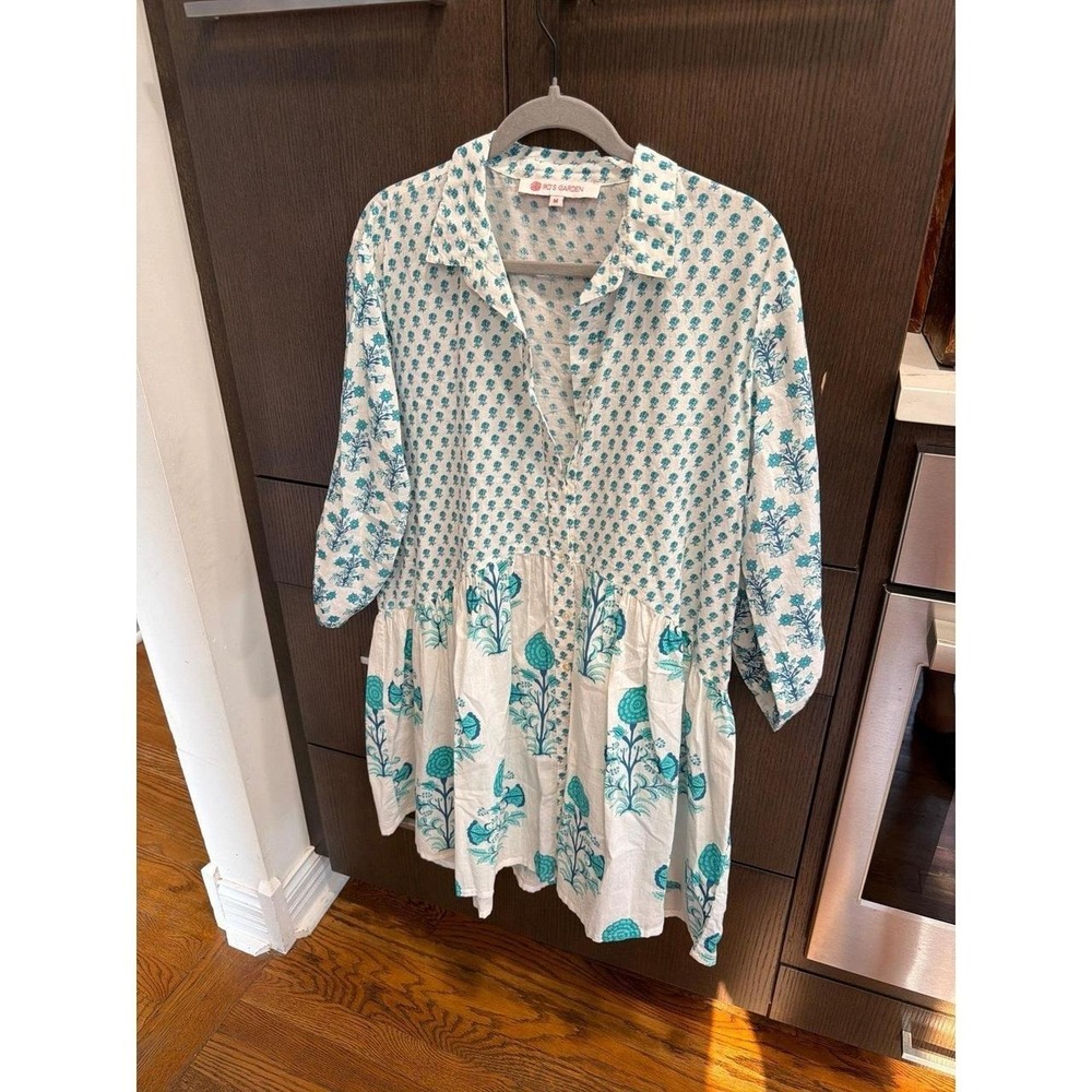 Ro's Garden mini dress features a white and turquoise block print pattern M